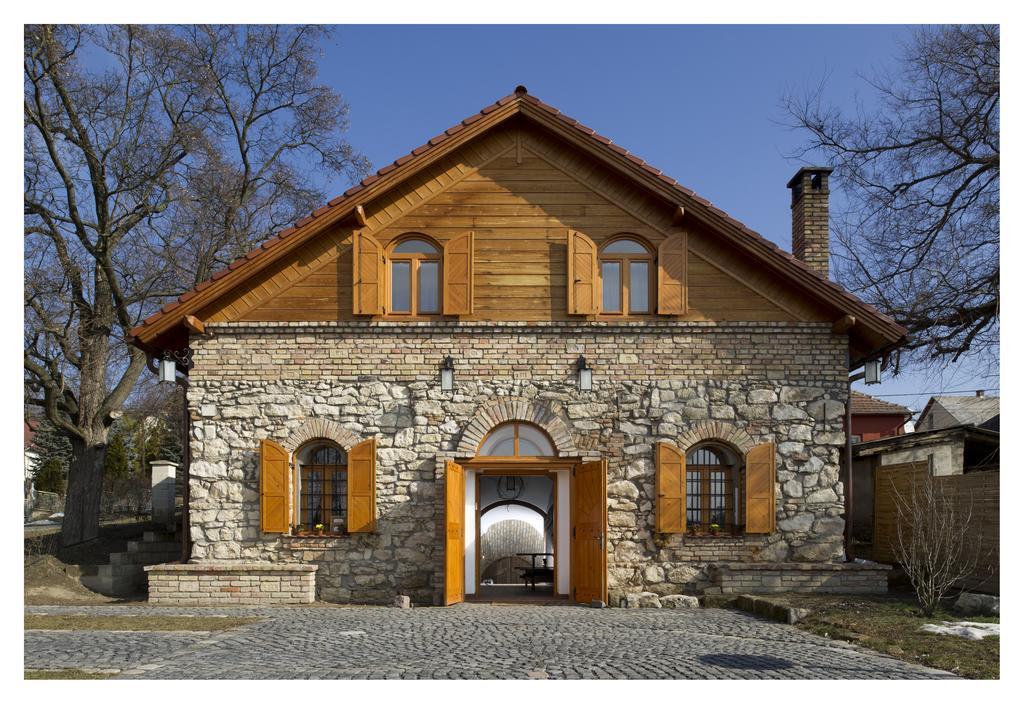 Villa Cifrapince Es Vendeghaz Tordas Exterior foto